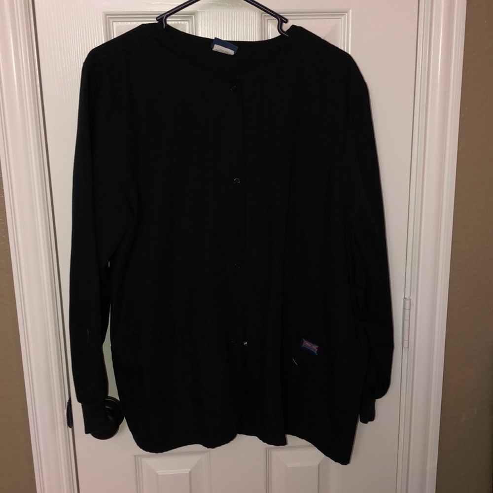 Cherokee M scrub jacket with 2 pockets snap down
